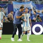 إجراءات تأديبية وعقوبات قد تطول الاتحاد الارجنتيني وبعض اللاعبين بسبب لافتة