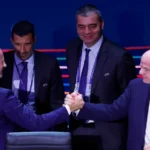 وسط فرحة الفوز والاحتفالات اللي ملت الدنيا، “لامين يامال” قرر ينكش زميله “غافي” وما يفوتش اللقطة بعد المشادة أو التدخلات القوية اللي تعرض ليها غافي من لاعيبة الأرجنتين!