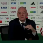 سيسك فابريغاس يدافع علناً عن قرار عودة روبرتو مانشيني لتدريب المنتخب الإيطالي