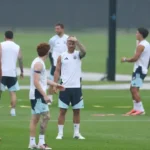 ضد رغبة مورينيو القسم الرياضي في ريال مدريد يرفض إتمام صفقة فرنانديز ويوجه بوصلته نحو أهداف أخرى
