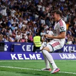 نابولي يحقق فوزاً متأخراً على جنوا في الدوري الإيطالي