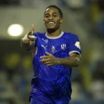 الزبيري يقود راسينغ سانتاندير للفوز على إلتشي بهاتريك مثير في الدوري الإسباني