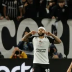 نجم ألميريا يقترب بقوة من ارتداء قميص نادي الاتحاد السعودي